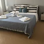 Villa Sicily Wonders, 2 Minute Walk To The *