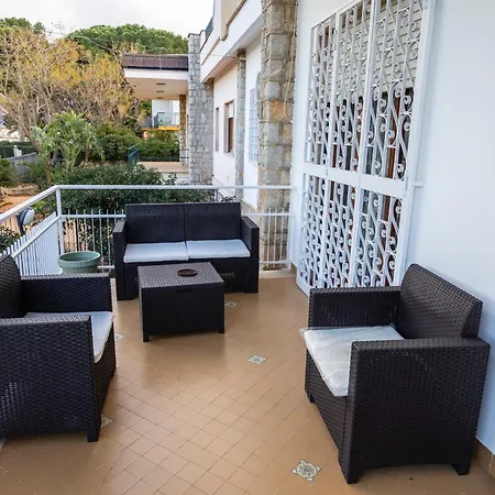 Villa Sicily Wonders, 2 Minute Walk To The